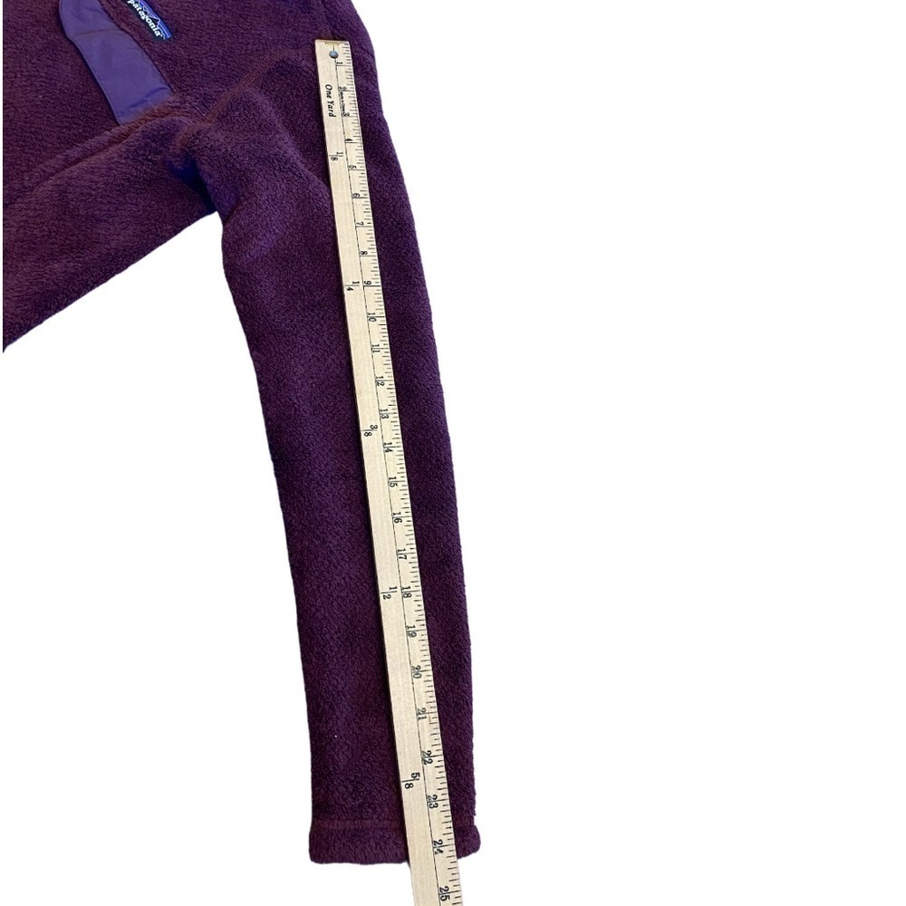 Patagonia Re-Tool Snap-T Fleece Pullover Polartec
Thermal Pro Fleece Sweater - Picture 8 of 11